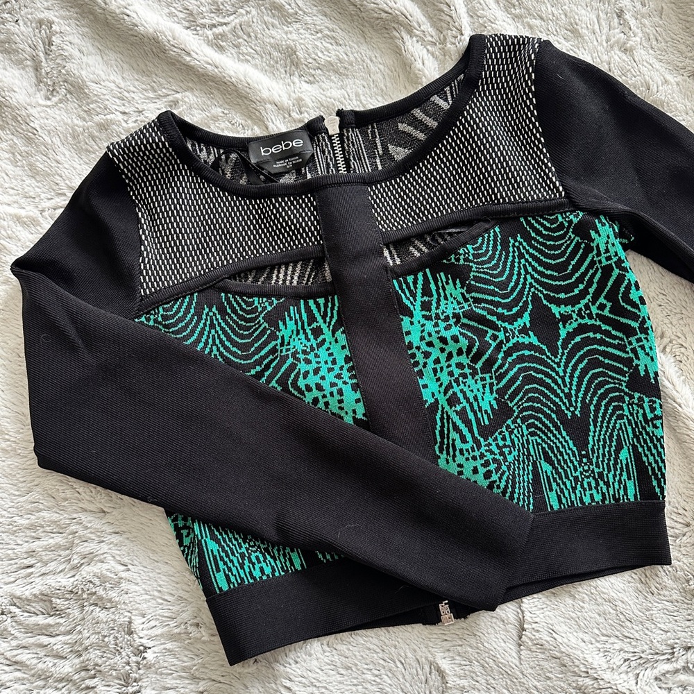 Cropped bebe top